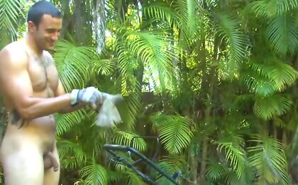 Brady - Beefy Hawaiian Football Jock with a VEINY COCK Busts a Nut!