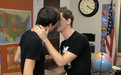Jayden and Skyelr are in detention and killing time by sucking and fucking together