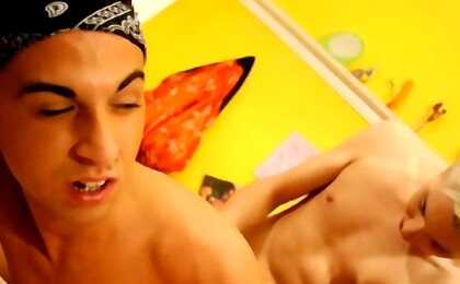 Kevin takes his hard cock and enters the rectum of Mateo.
