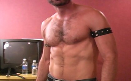 Muscle man Raven strokes dick