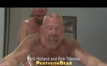 Chubby bears Ford Holland and Rob Thomas fucking