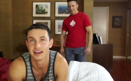 Josh and Reese Rideout kissing