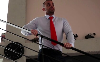 The Best Employee - TGO - The Gay Office - Damien Crosse & Frederic Duris