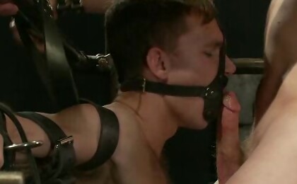 Christian Wilde fucks Zach Alexander tied up and suspended.