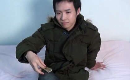 Good handjob for cute asian boy