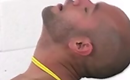Bald dude Leo Forte masturbates