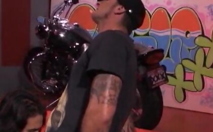 Muscle bikers Ricky Sinz and Rocco Giovanni fuck