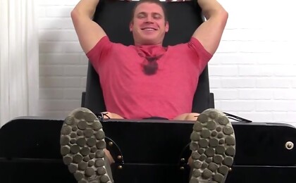 Muscle Hunk Viggo Tickled Crazy - Viggo