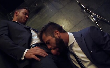 2 WET. Starring LOGAN MOORE & HECTOR DE SILVA