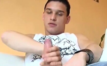 Basti Ryk surprises Alex Belour during handjob