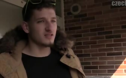 CZECH HUNTER 276 - Pizza boy