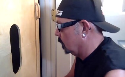 Horny Construction Guy At My Gloryhole