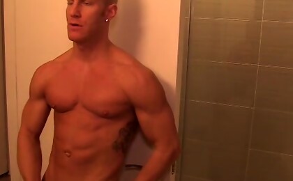 Johnny Flexes