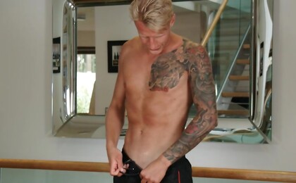 Straight Young Jake Returns to Show off his Ripped Body