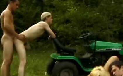Gay Hotties In a Outdoor Group Sex