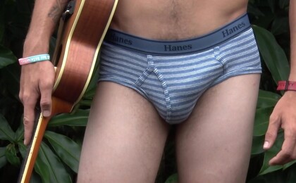 9" Killer Cock Kurt is Back! Plays Ukulele, Pees x2, Works, Walks Hard + Explosive 6 Loads in Hawaii!