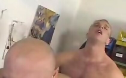 Two hot muscle workers havin hot anal sex at work in here