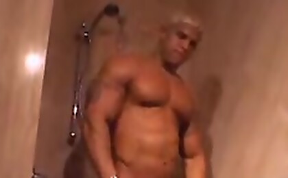Joos takes a shower