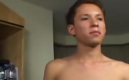 Latin twink gets very horny and decide to play with himself