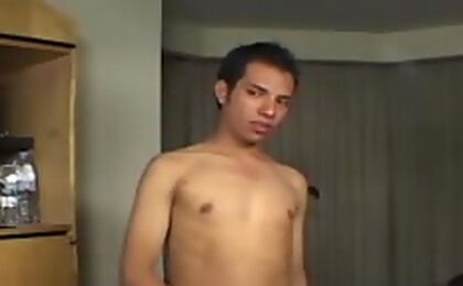 Straight stud experimenting toy in ass for the first time