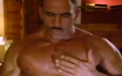 Muscular gay wank his meat off in front of his television