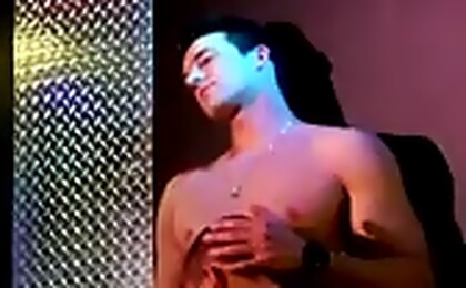 Join Trystan and his new buddy Dylan on the dance floor. 